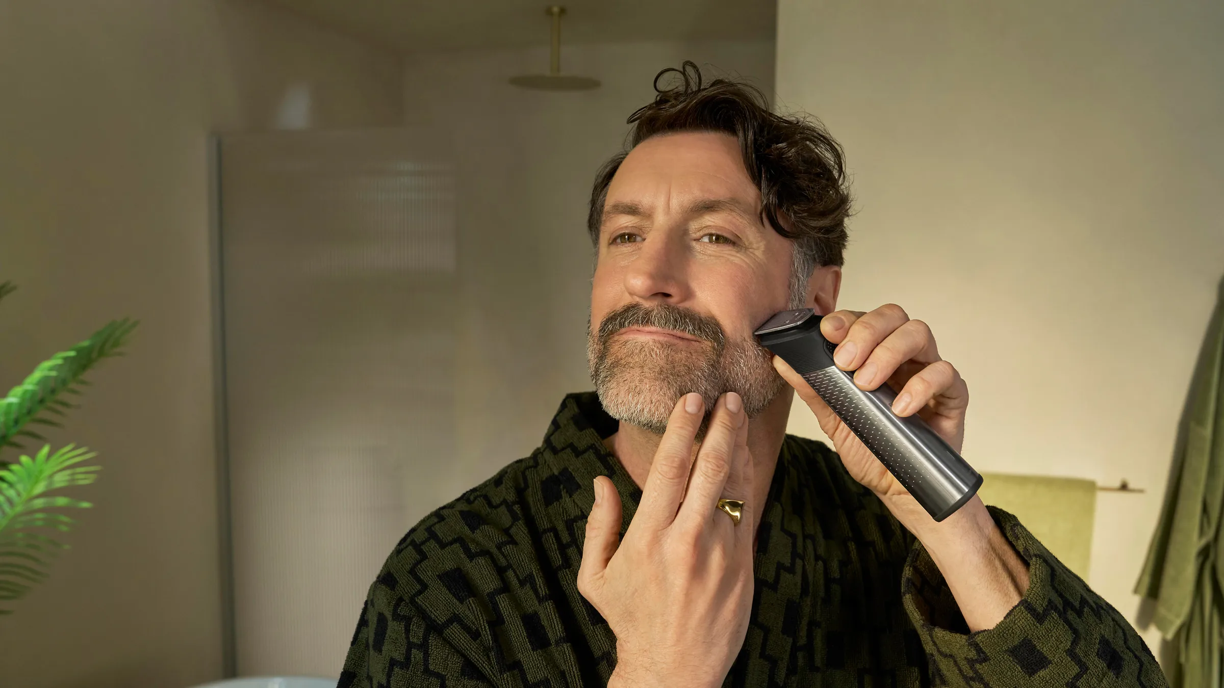 Philips Çoxfunksiyalı Trimmer 9000 Seriyası ilə baxım